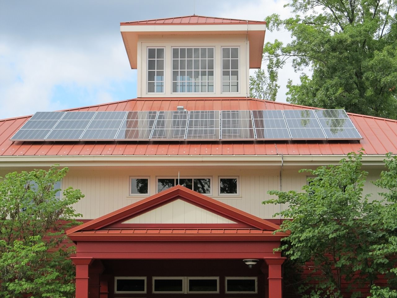 When It's Smart to Invest in Solar Panels for Your Home