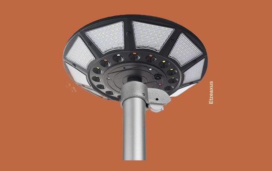Etzeaxus Solar Flag Pole Light mounted on a flagpole, featuring bright LED illumination, efficient solar panels, and a weather-resistant design for reliable nighttime flag display.