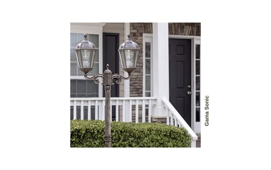 Gama Sonic Royal Doubled Solar Lamp Post – Elegant and durable outdoor lamp post with double solar-powered lanterns, providing bright, energy-efficient lighting for driveways, gardens, or pathways. Features a weather-resistant design and automatic dusk-to-dawn operation.







